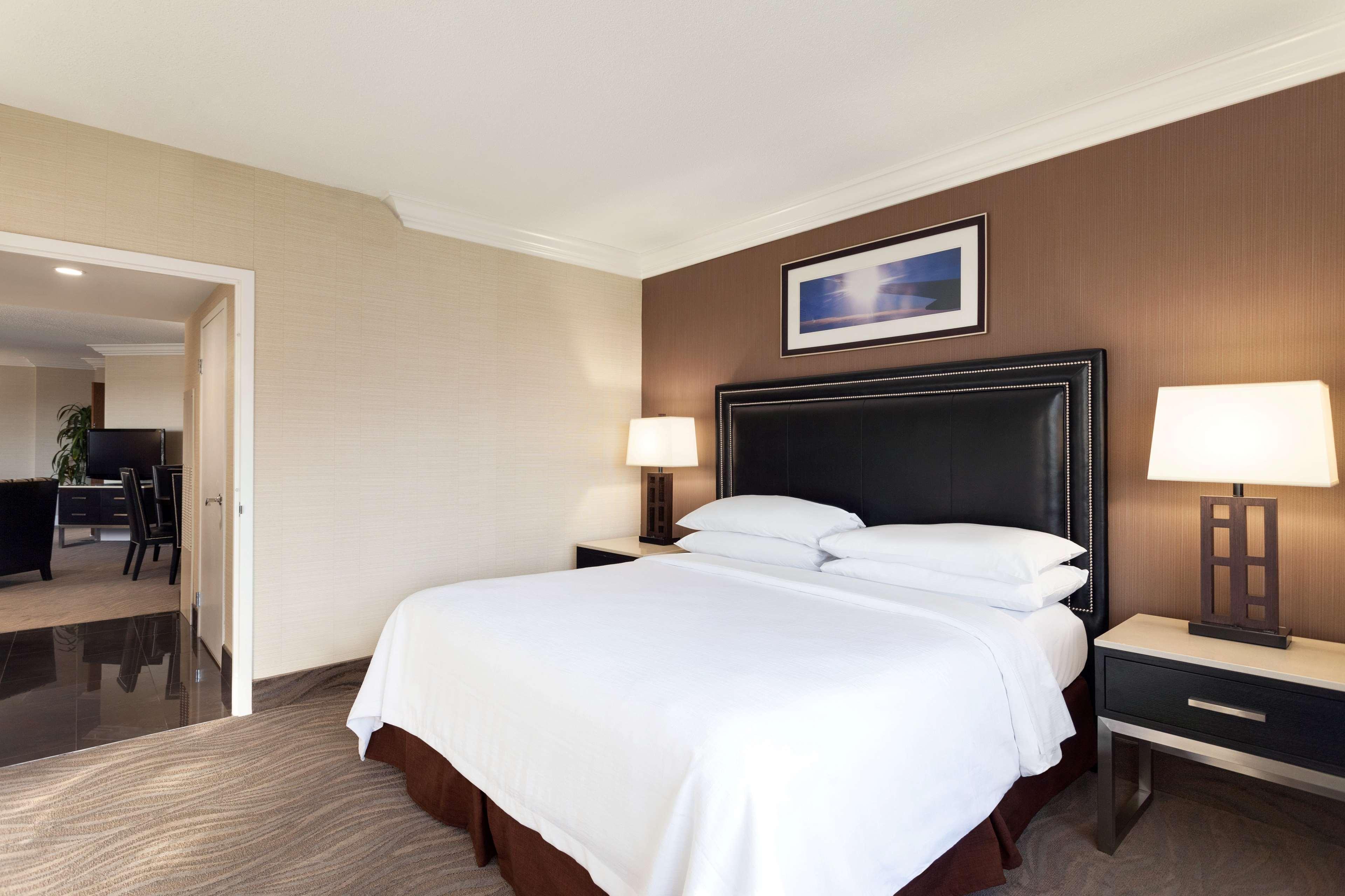 Embassy By Hilton Orange County Airport Hotel