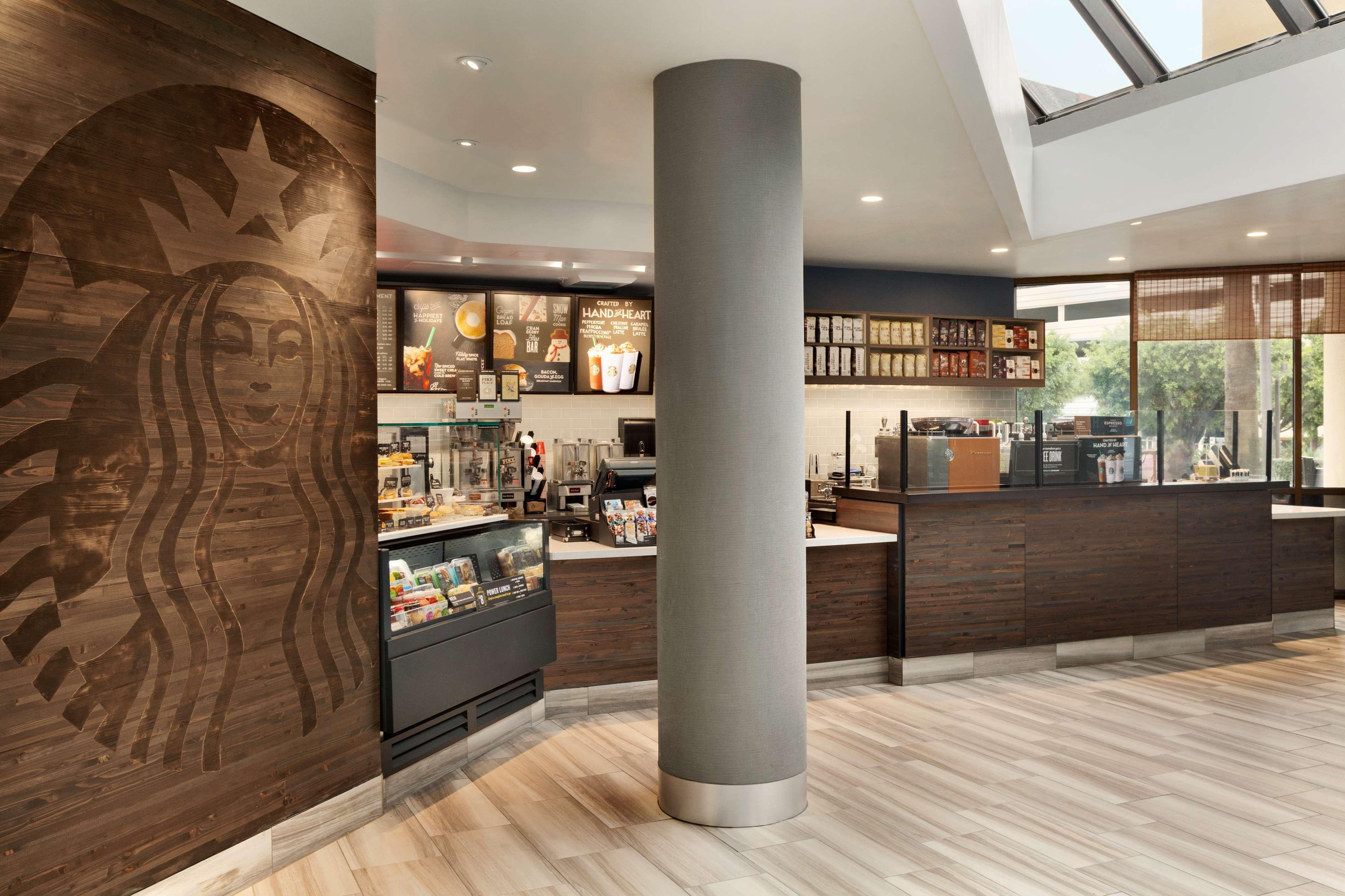 Embassy By Hilton Orange County Airport Hotel Irvine