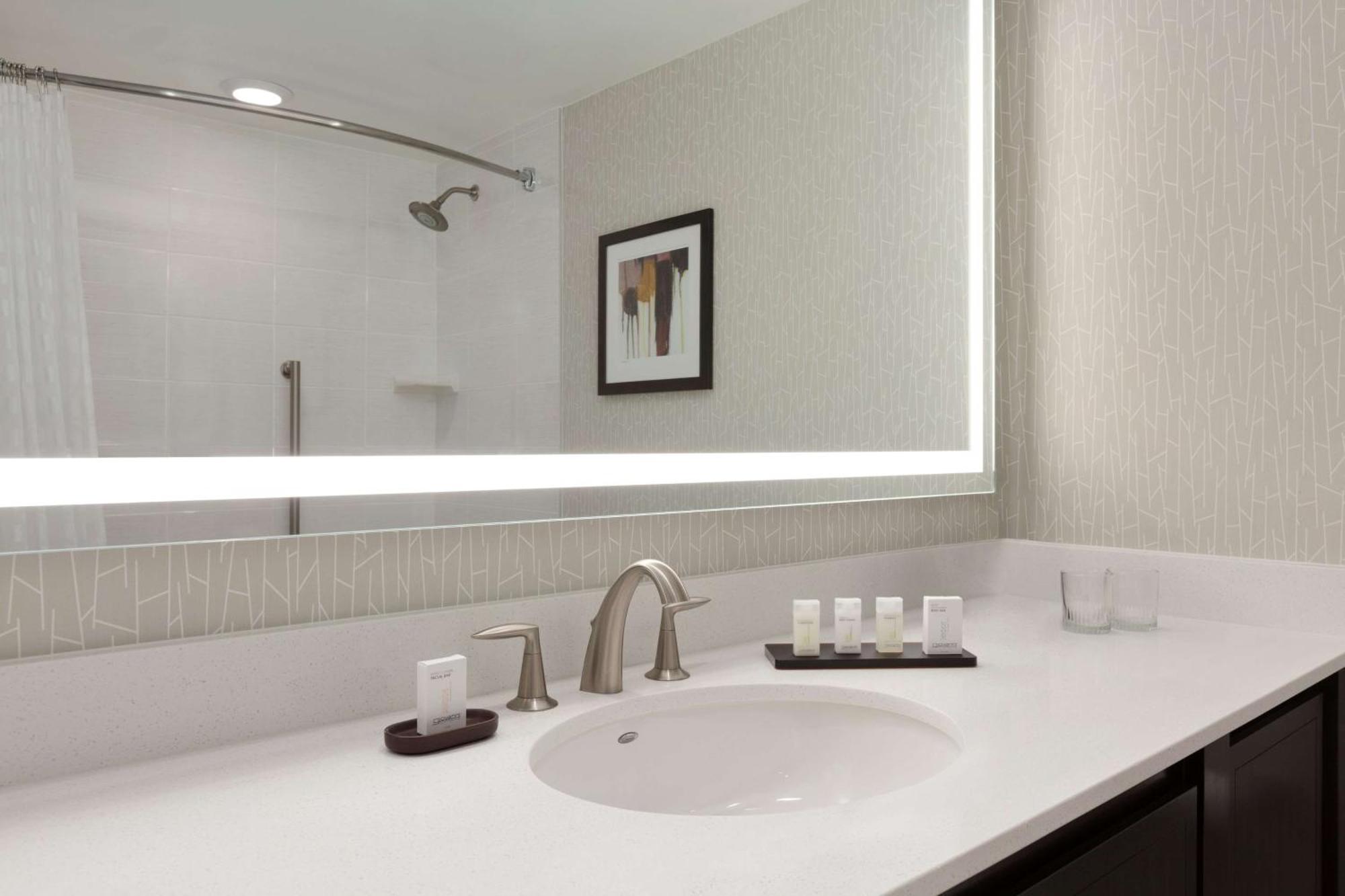 Embassy By Hilton Orange County Airport Irvine
