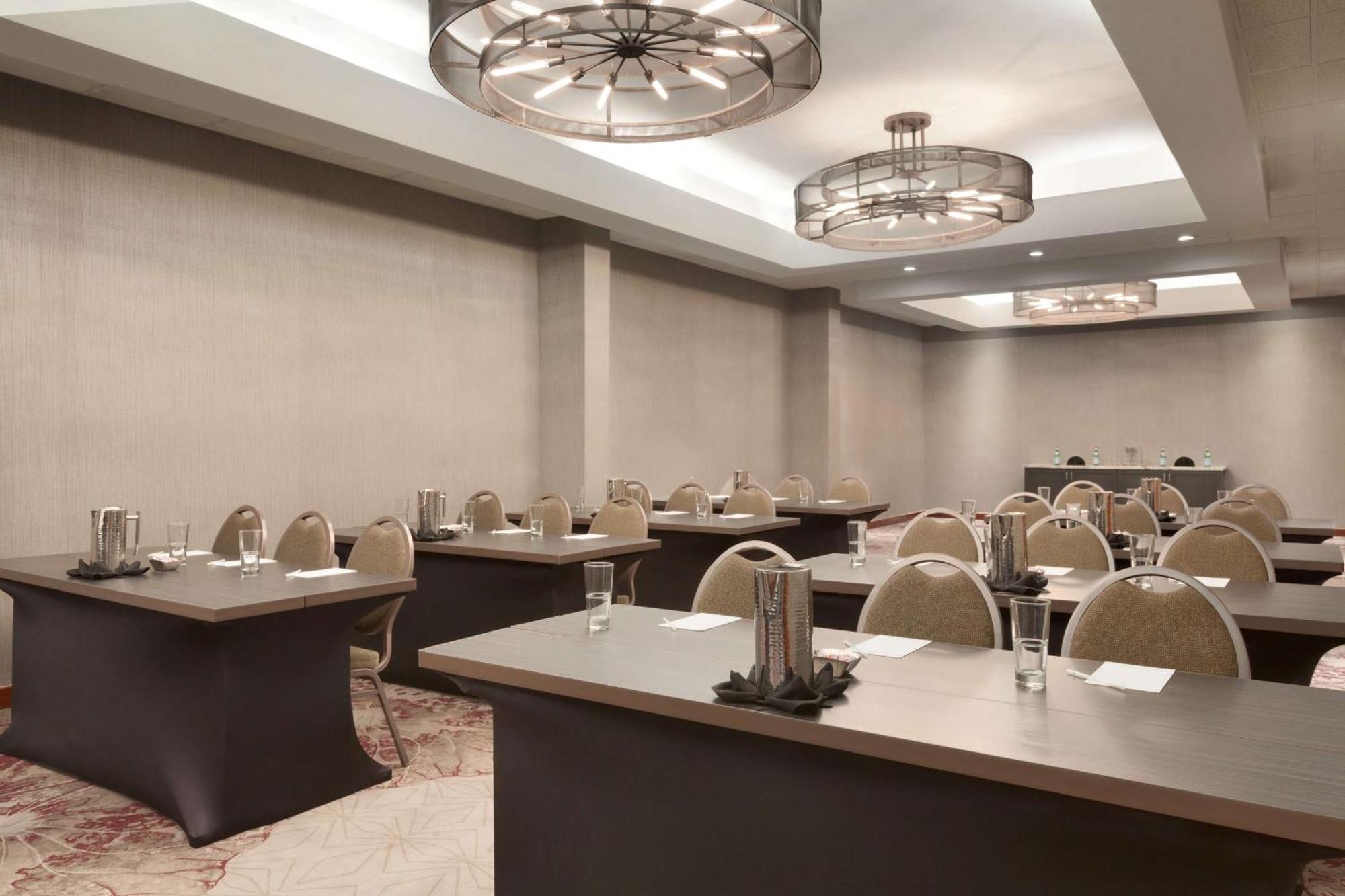 Embassy By Hilton Orange County Airport 3* Irvine
