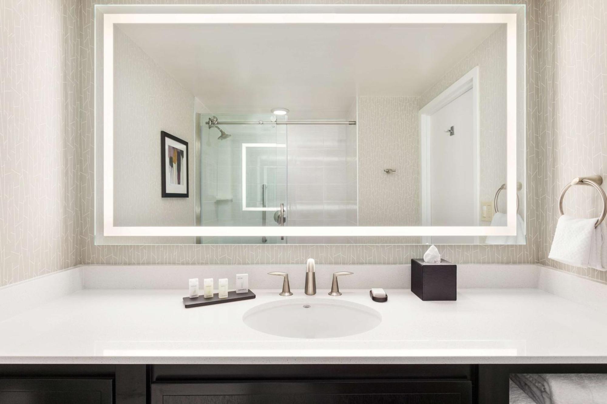 Embassy By Hilton Orange County Airport Irvine