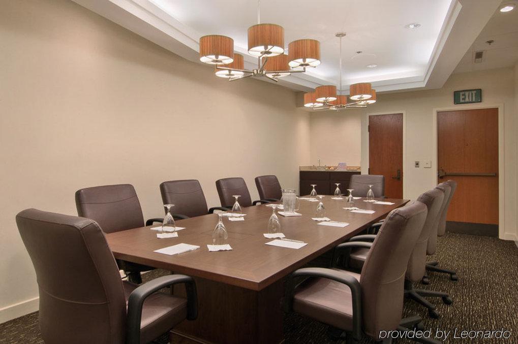 Hotel Embassy By Hilton Orange County Airport Irvine